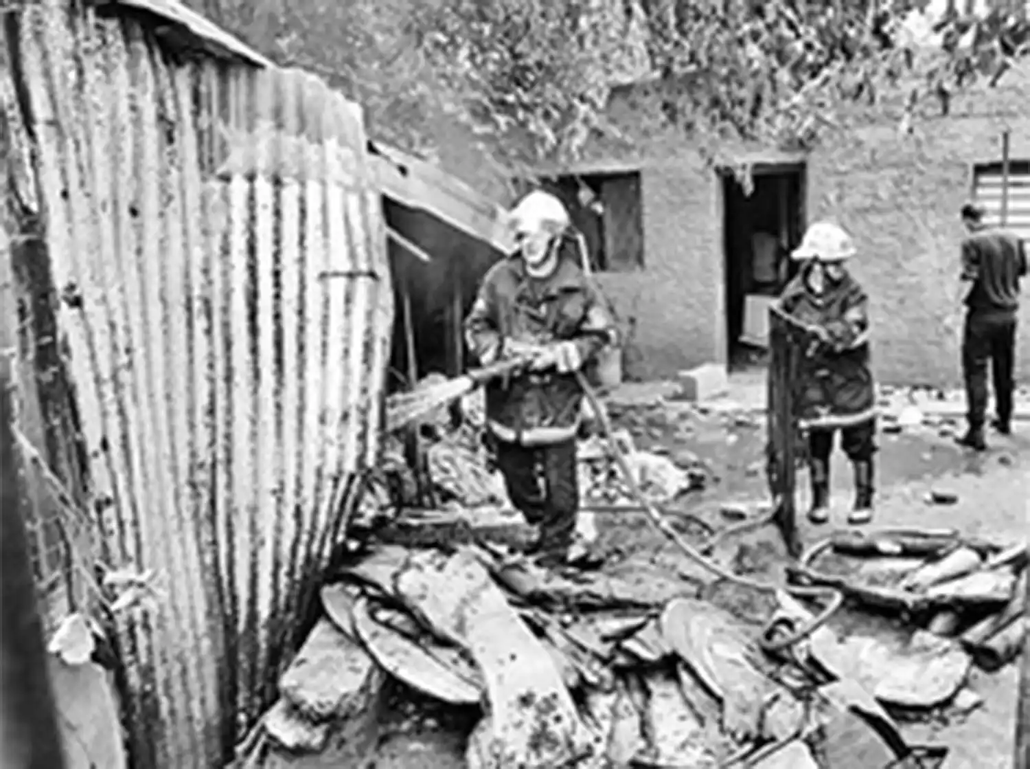 BARRIADA. Por el homicidio Walter Santana, los vecinos incendiaron varios 