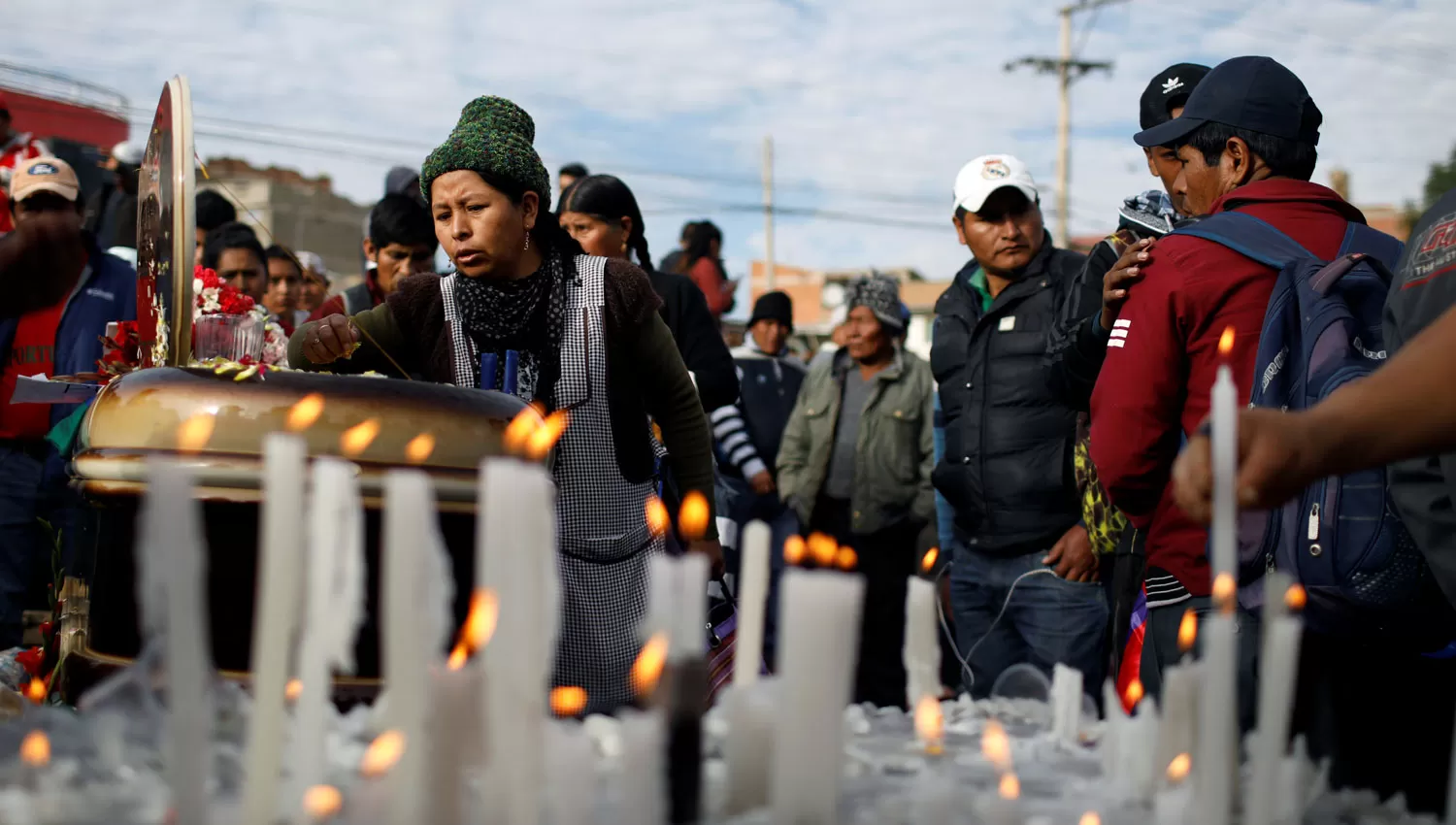 LAS VÍCTIMAS. En Sacaba, Cochabamba, velaron a los nueve cocales asesinados durante una protesta.