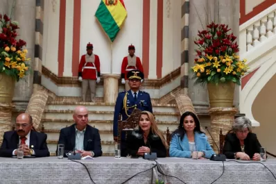 ¿Fin de la crisis? El nuevo presidente boliviano será elegido el 3 de mayo