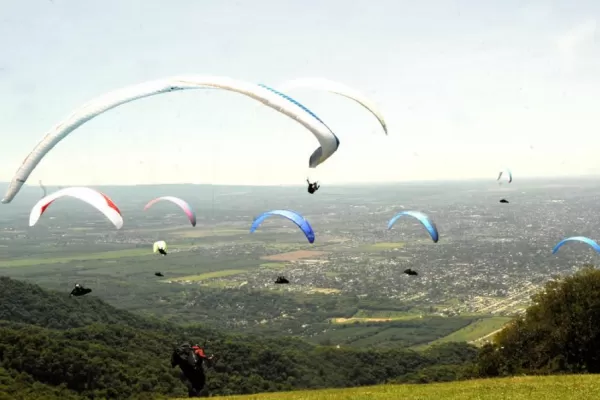 La Copa del Mundo de Parapente en Tucumán y el último show multicolor