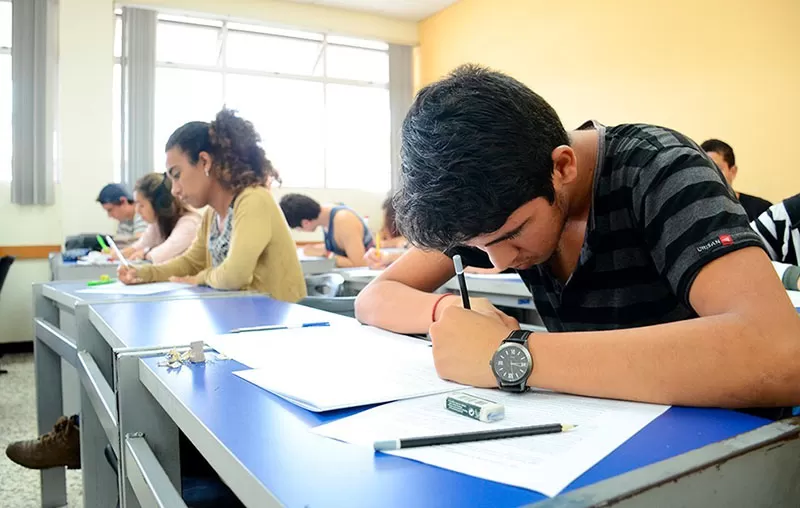 Apoyo escolar gratuito: un largo listado de escuelas donde los alumnos pueden prepararse para rendir