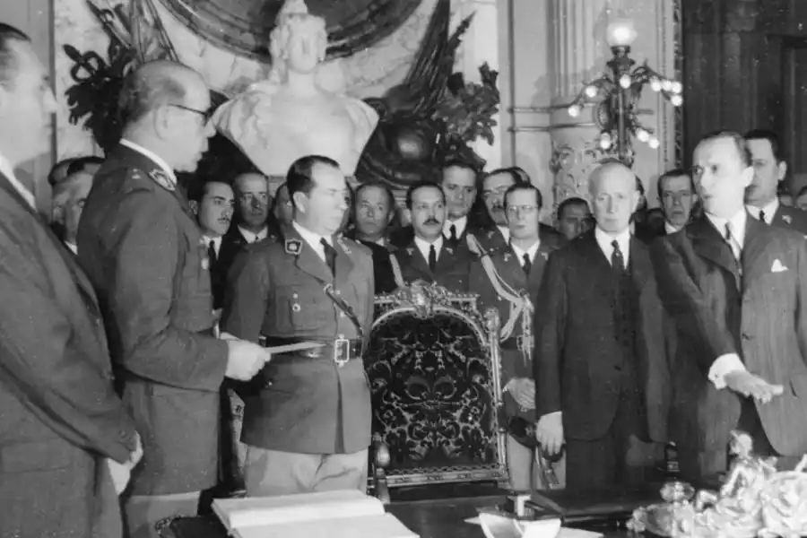 La intervención nacionalista 1943-44