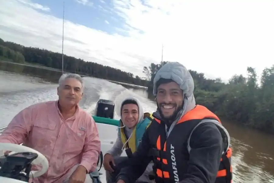 HABITUÉ. Valdez era de los que más iba a pescar. Aquí, junto con Francisco Grahl.