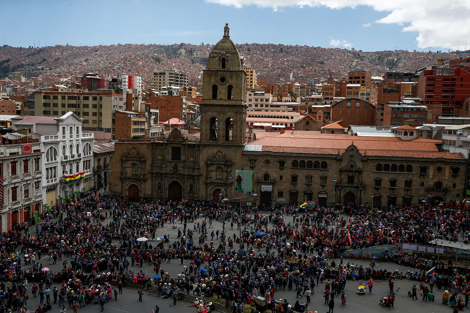 Los partidarios de Evo Morales continúan protestando en las calles de La Paz.