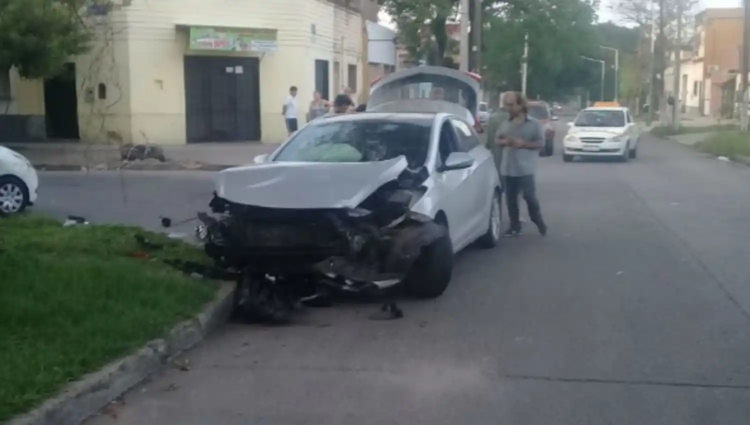 Al menos tres choques en una mañana accidentada en Tucumán