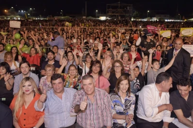 “Tomo para no enamorarme” cantó y bailó el vicegobernador Jaldo