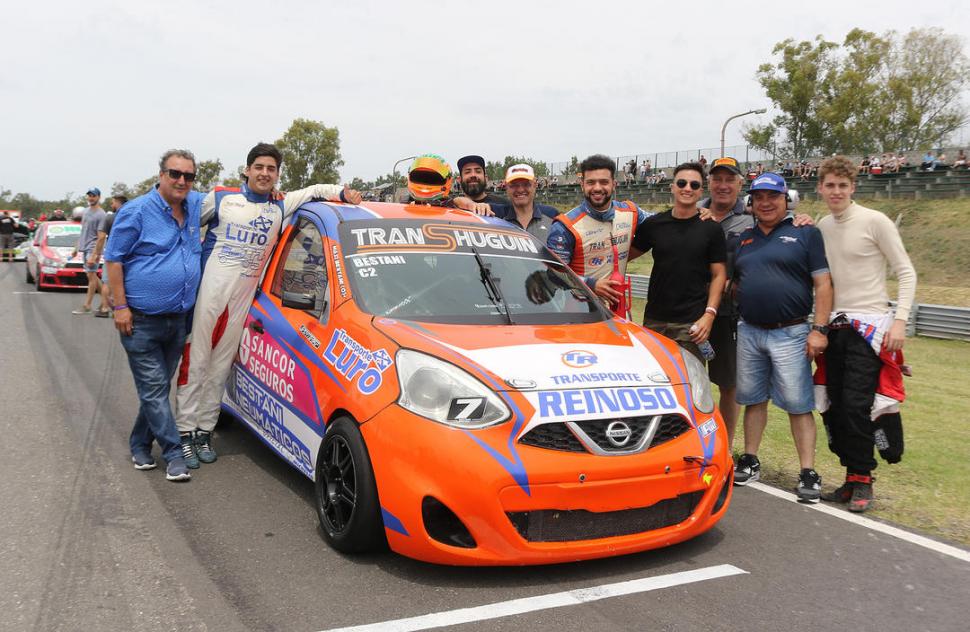 JUNTOS. Miglio (segundo), Bestani (quinto) y Bautista (noveno) fueron representantes tucumanos en Rosario, donde coincidieron la Fórmula Renault Plus y el Turismo Nacional.
