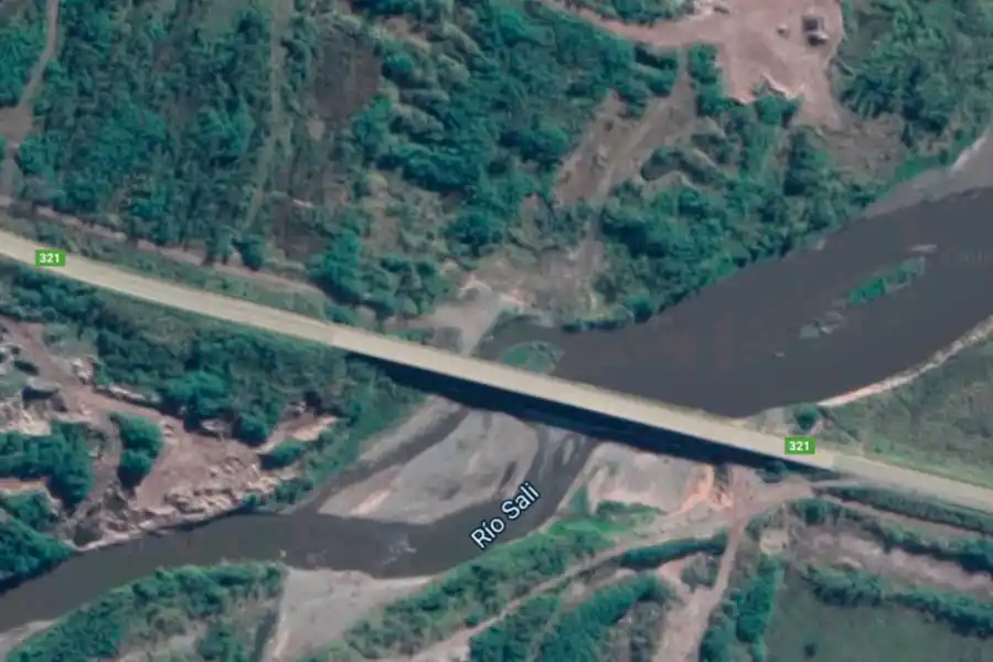 Un padre salvó a su hijo en el río, pero lo arrastró el agua y murió ahogado