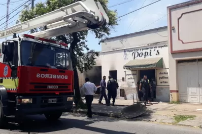 Se incendió la fábrica, pero lograron sacar las bolsas de papas