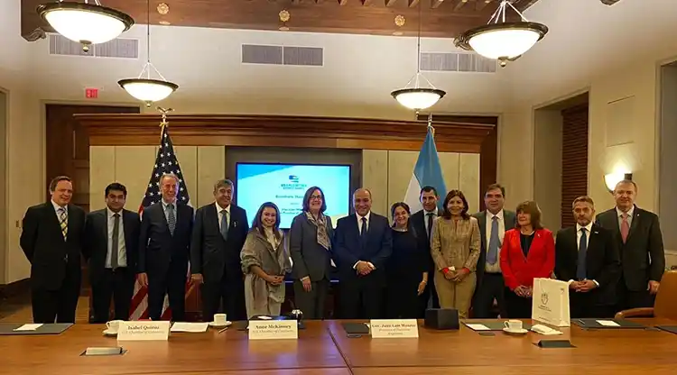 En EEUU, Manzur destacó las gestiones para el ingreso del limón y los arándanos a ese país