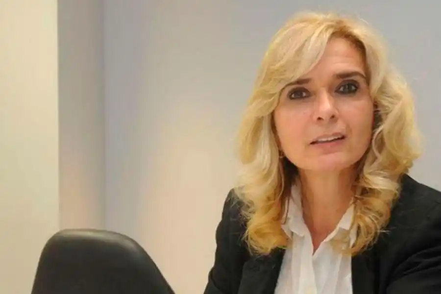 Silvia Elías de Pérez.