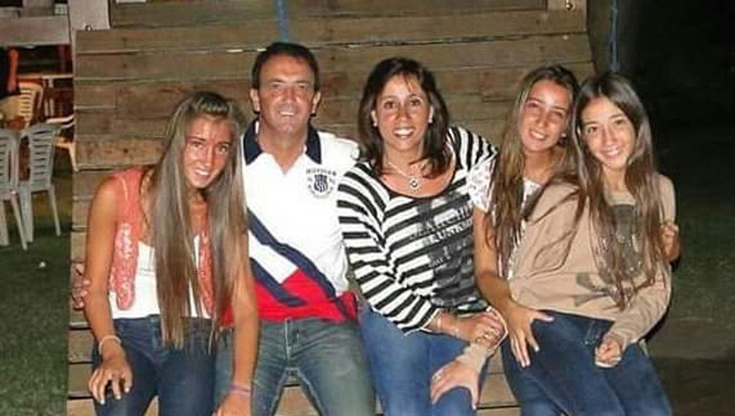 Fabián García junto a su familia