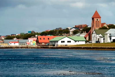 La compra de pasajes a Malvinas no estará alcanzada por el impuesto PAIS