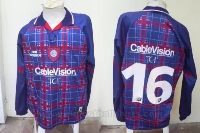 En el '98, San Lorenzo usó un diseño cuadrillé