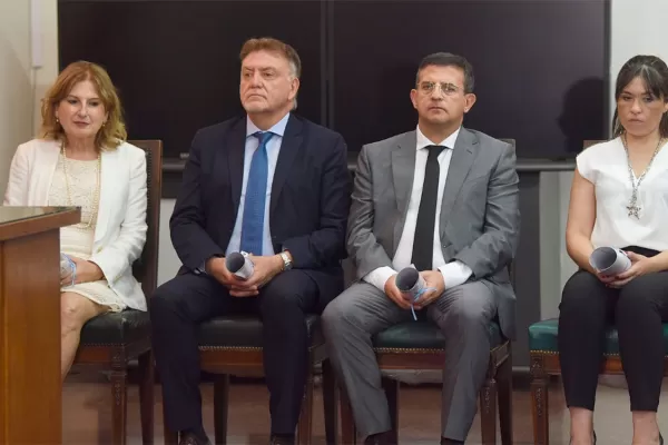 Entre familiares, los diputados electos por Tucumán recibieron sus diplomas