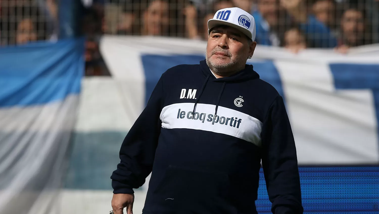 SEMANA CRITICA. Después de anunciar su salida, Maradona dio marcha atrás y dirigirá hoy al Lobo.