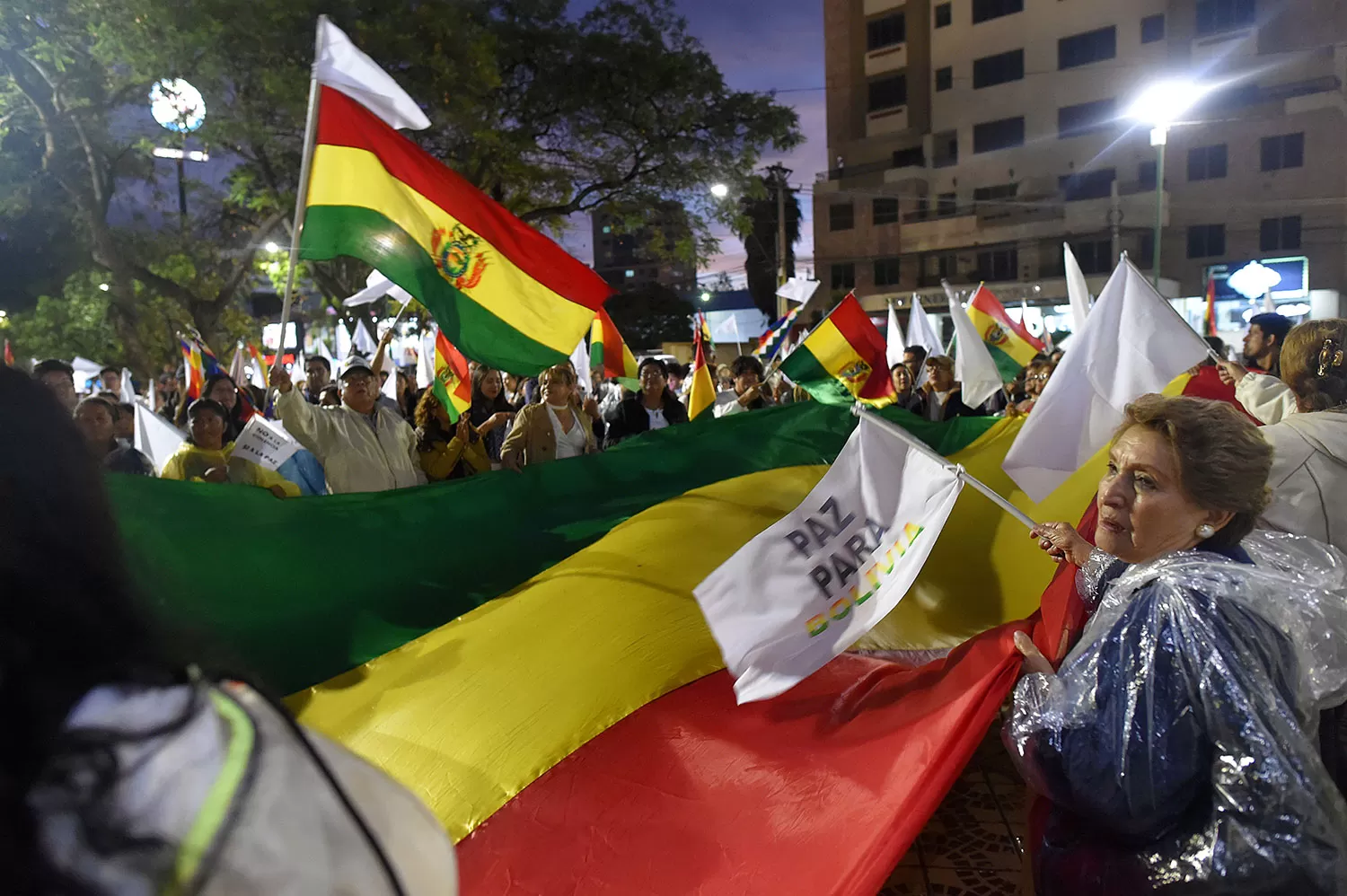 POR LA PAZ. En Cochabamba, la gente pidió por una Bolivia sin muertes y en paz. REUTERS