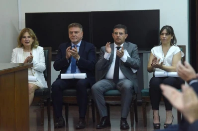 Los electos recibieron sus diplomas de diputado