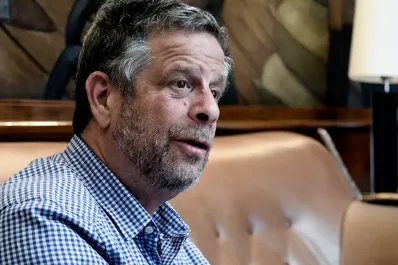 La renuncia de carácter indeclinable de Rubinstein se hizo realidad