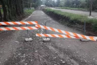 Sin paso: las lluvias destrozaron el puente alternativo sobre el río Muerto