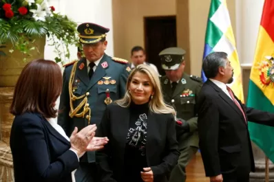 Añez admite que no puede controlar el estallido social