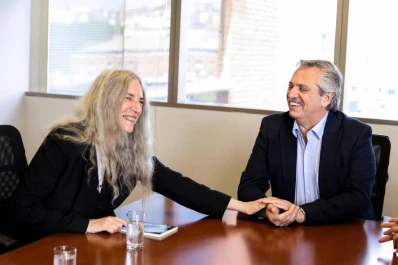 Fernández recibió a la cantante Patti Smith