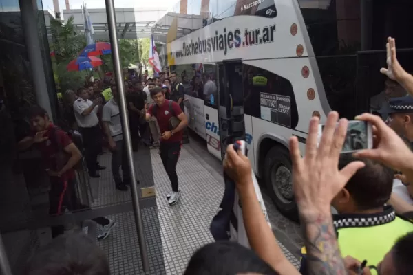 Locura “azulgrana” en la llegada de San Lorenzo a la provincia