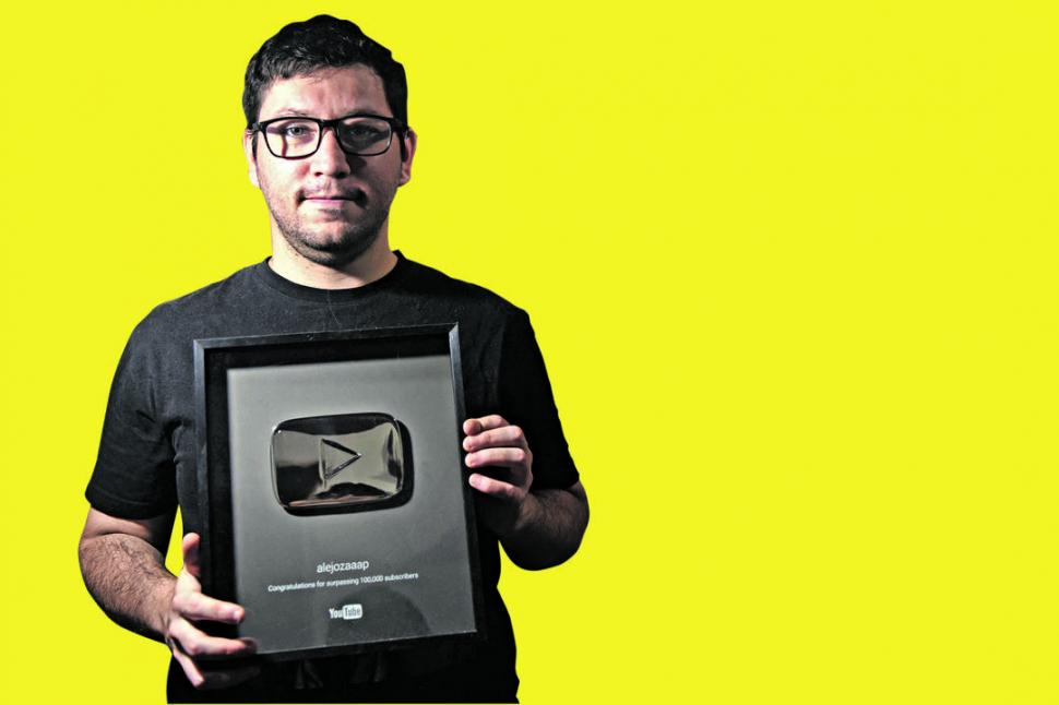 PERFIL. Alejo Cruz es tucumano, tiene 31 años, tres hijos y es youtuber. En su canal “Alejozaaap” sube videos narrando cómics y películas y series de superhéroes.