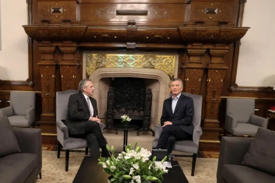 Una transición más declamada que real