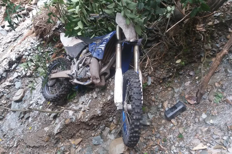 La moto en la que cayó Evaristo Veliz.