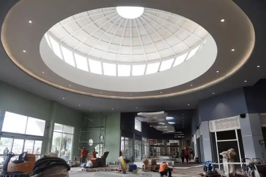 El mega centro de compras que conjuga tecnología y naturaleza