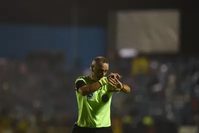 Superliga:  Diego Abal controlará el sábado el encuentro Estudiantes-Atlético