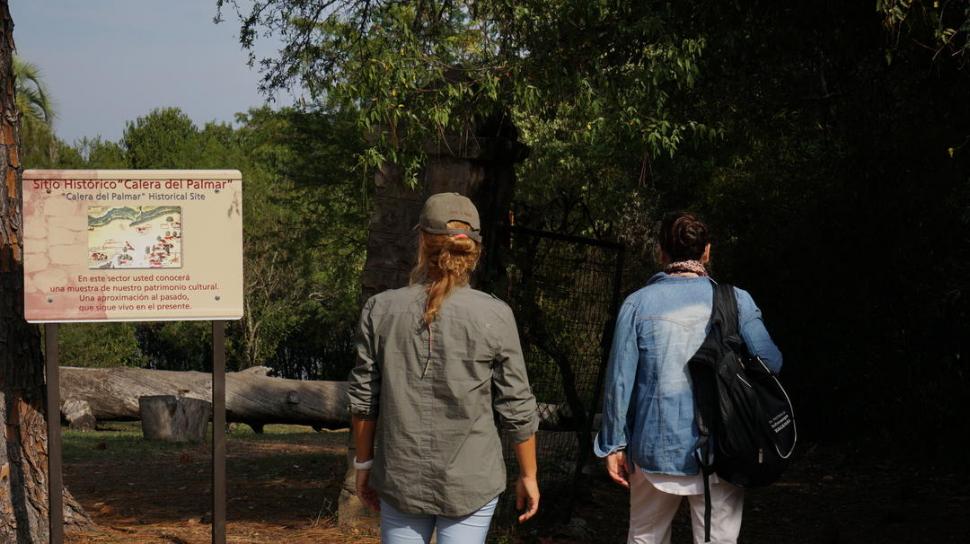 NO SÓLO NATURALEZA. Entrada al rincón histórico del parque. 