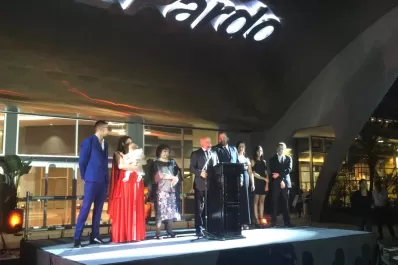 Tiraron la casa por la ventana: quedó inaugurado el centro de compras de Gomez Pardo en Yerba Buena