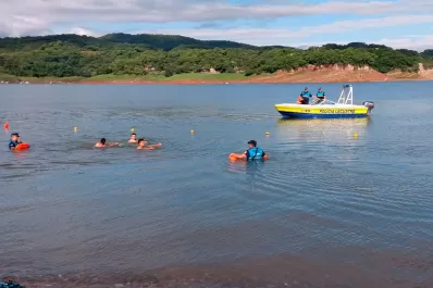 La Policía festejó su aniversario con un triatlón