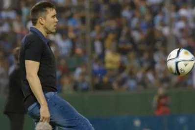 Racing, por la punta; Gimnasia, por aire
