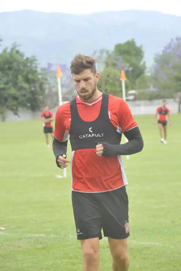 REVANCHA. Costa arrancó como titular y perdió terreno. Va por su recuperación. la gaceta / foto de ANTONIO FERRONI