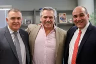 Manzur regresa de Buenos Aires con la foto que fue a buscar