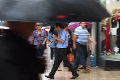 Si salís el fin de semana, llevá paraguas