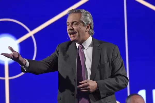 Alberto Fernández cuestionó la economía ante industriales