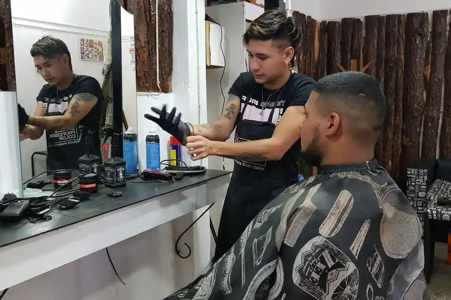 John C: con esta moto vas a hacer furor, me dijo mi viejo, pero yo no le creía