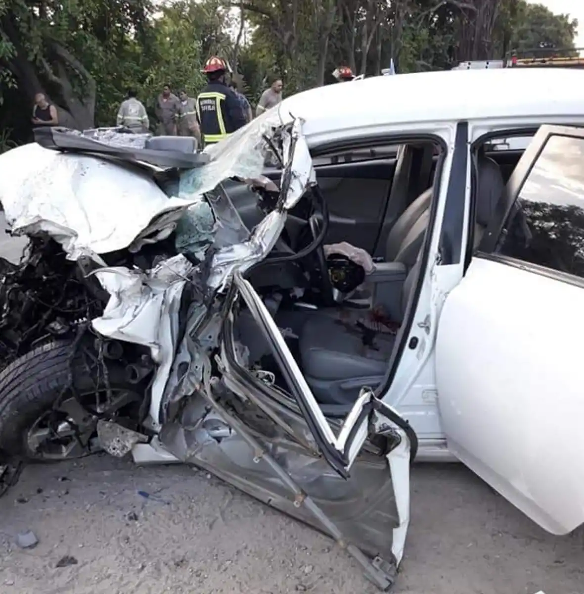 Choque múltiple en Villa Carmela entre un camión y dos autos