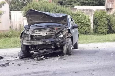 Choque múltiple en Villa Carmela entre un camión y dos autos