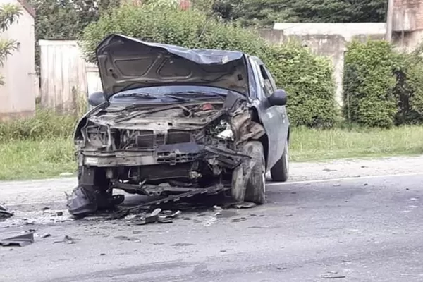 Choque múltiple en Villa Carmela entre un camión y dos autos