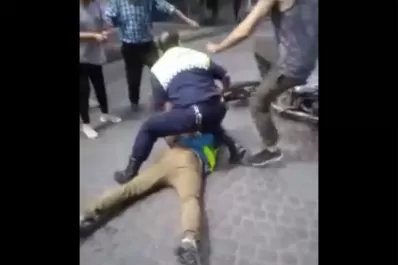 Vecinos golpearon a los acusados de robar en una panadería