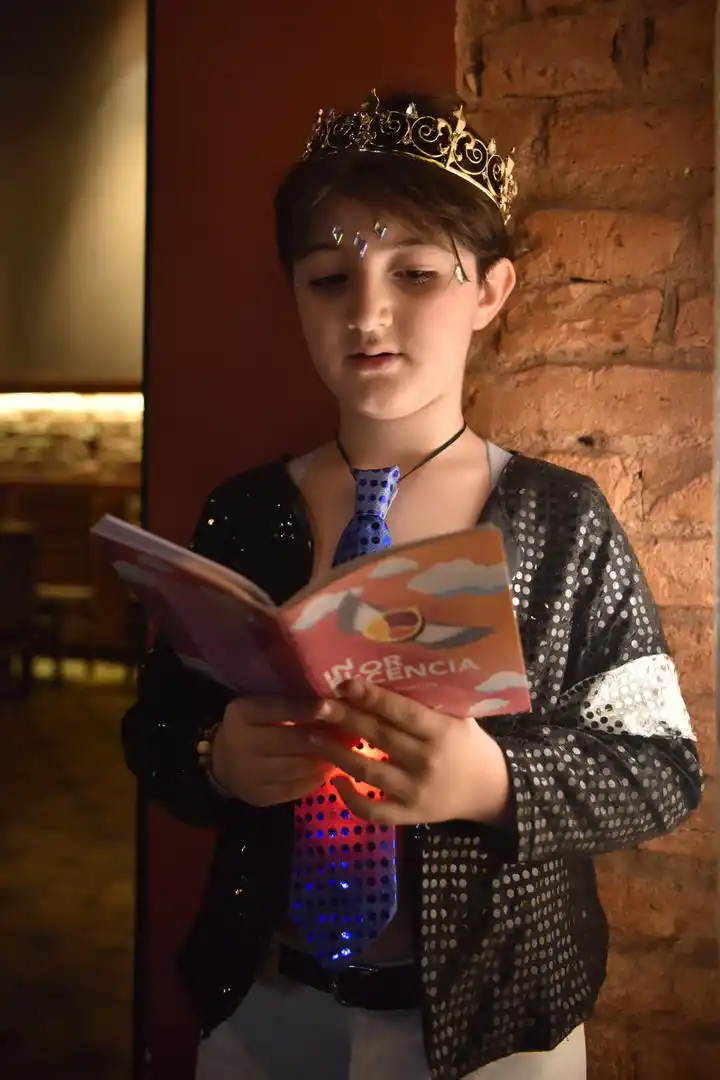 XAVIER. Empezó a crear poesías sin saber aún escribir.