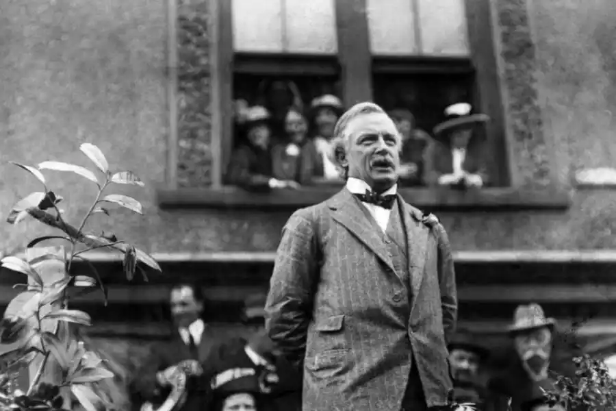DESILUSIONADO. El primer ministro británico, David Lloyd George, consideró que lo acordado era una causa para una guerra futura. 