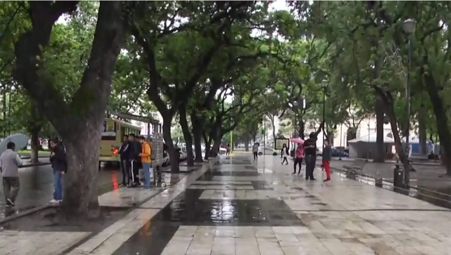 La lluvia se extendería hasta el miércoles en Tucumán