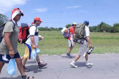 Piden transitar con precaución por la ruta 38 por la presencia de los peregrinos