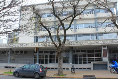 Internaron a una beba que ingirió cocaína en su casa: estaba en la cabeza de una muñeca